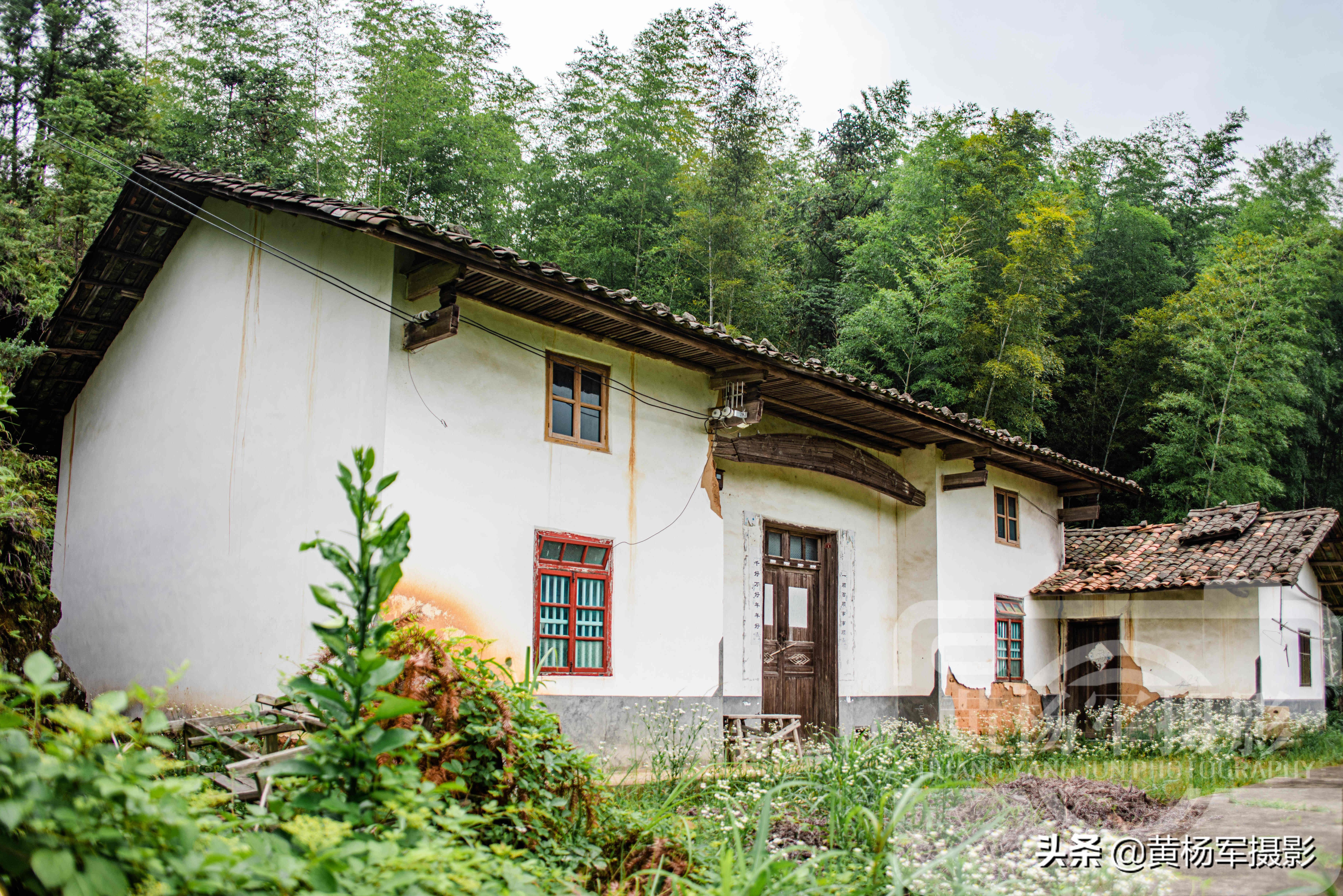 江西赣县，九道工序晒板鸭，待客清蒸风味浓