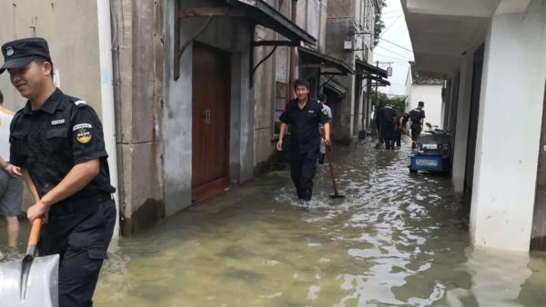 广东多地出现海水倒灌现象，养殖户面临巨大损失