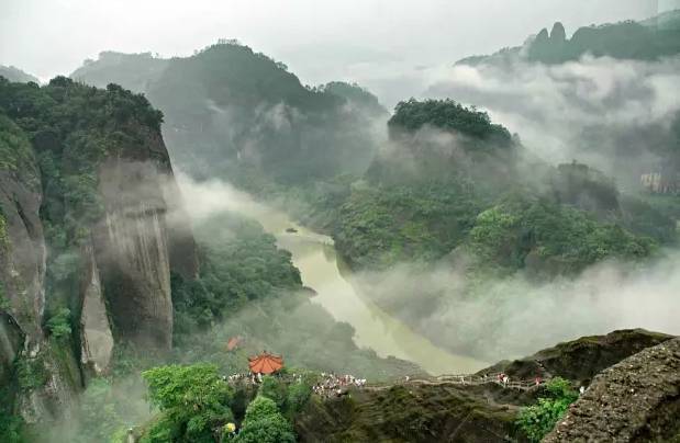 冬日福建武夷山，绿水青山美如画